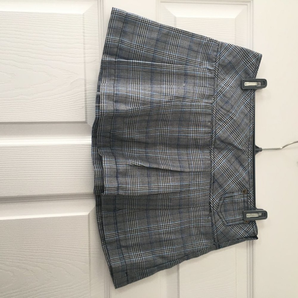 skirts - Picture 2 of 2